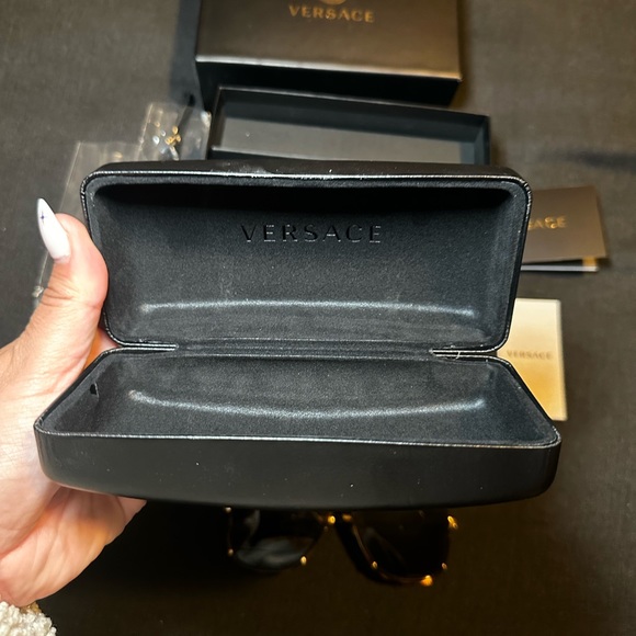 Versace sunglasses - Picture 3 of 14